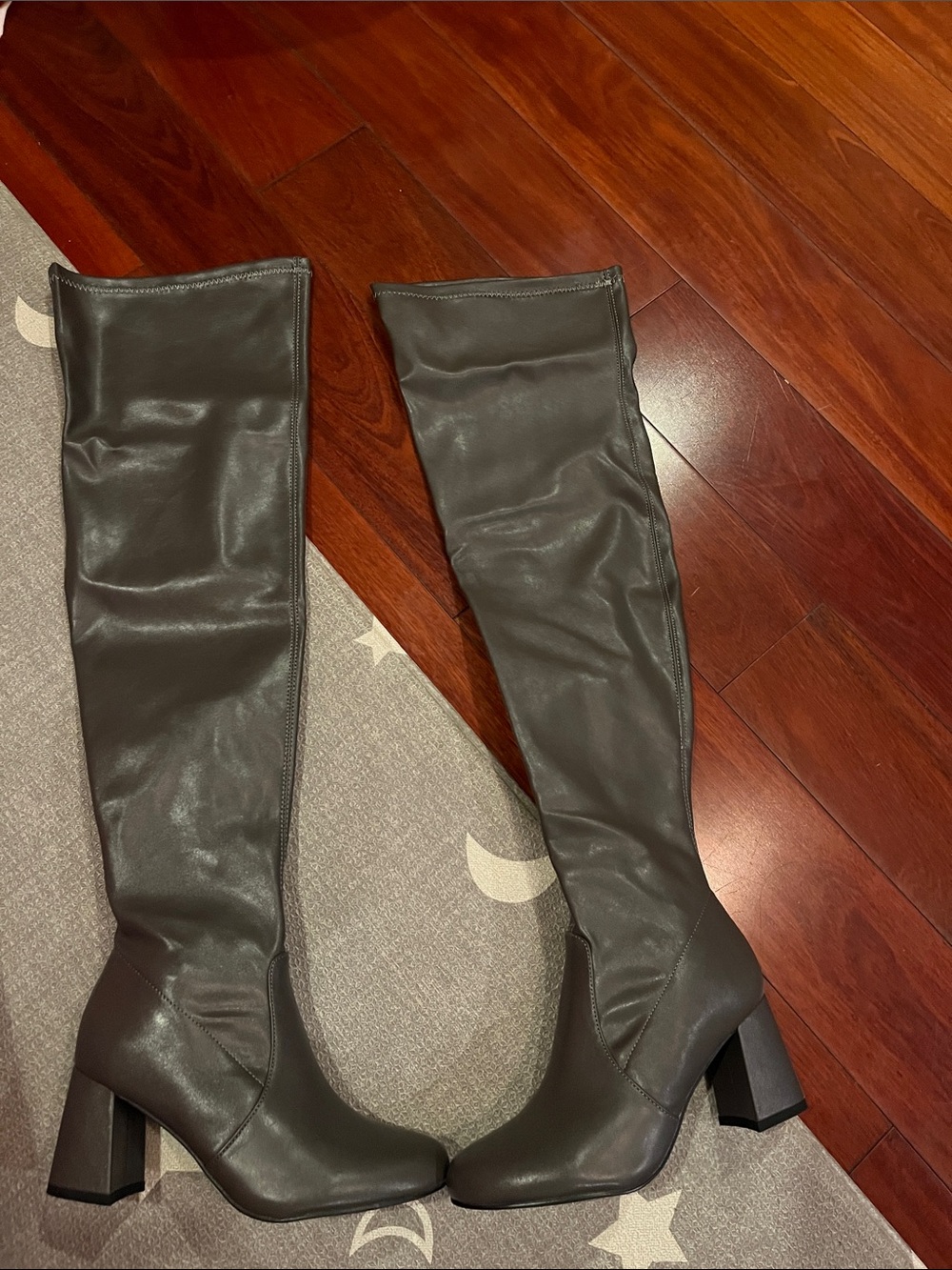 Long Boots Size 7.5 Color Gray New